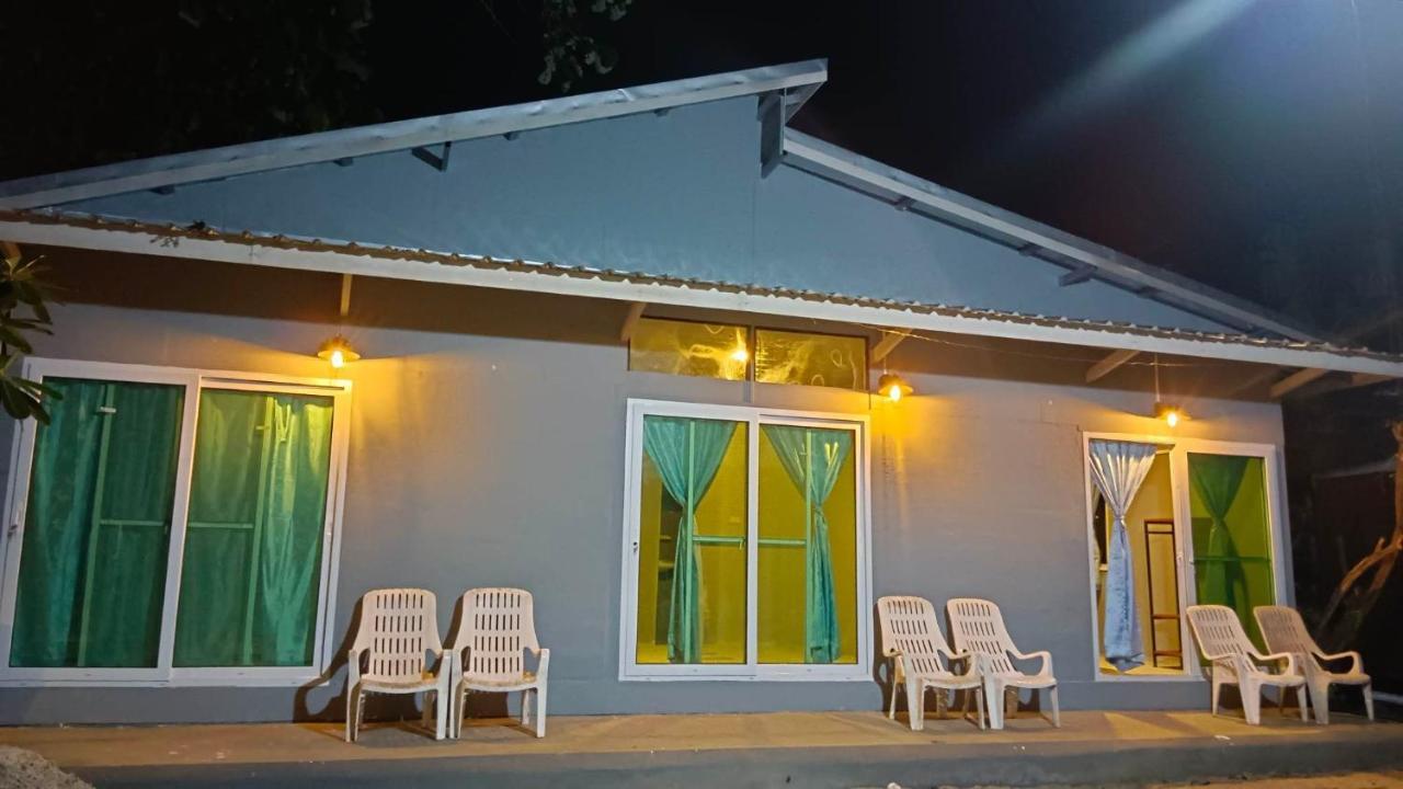 Ozone Beach Huts Koh Lanta Exterior photo