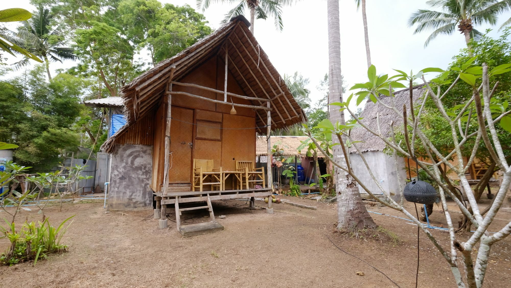 Ozone Beach Huts Koh Lanta Exterior photo