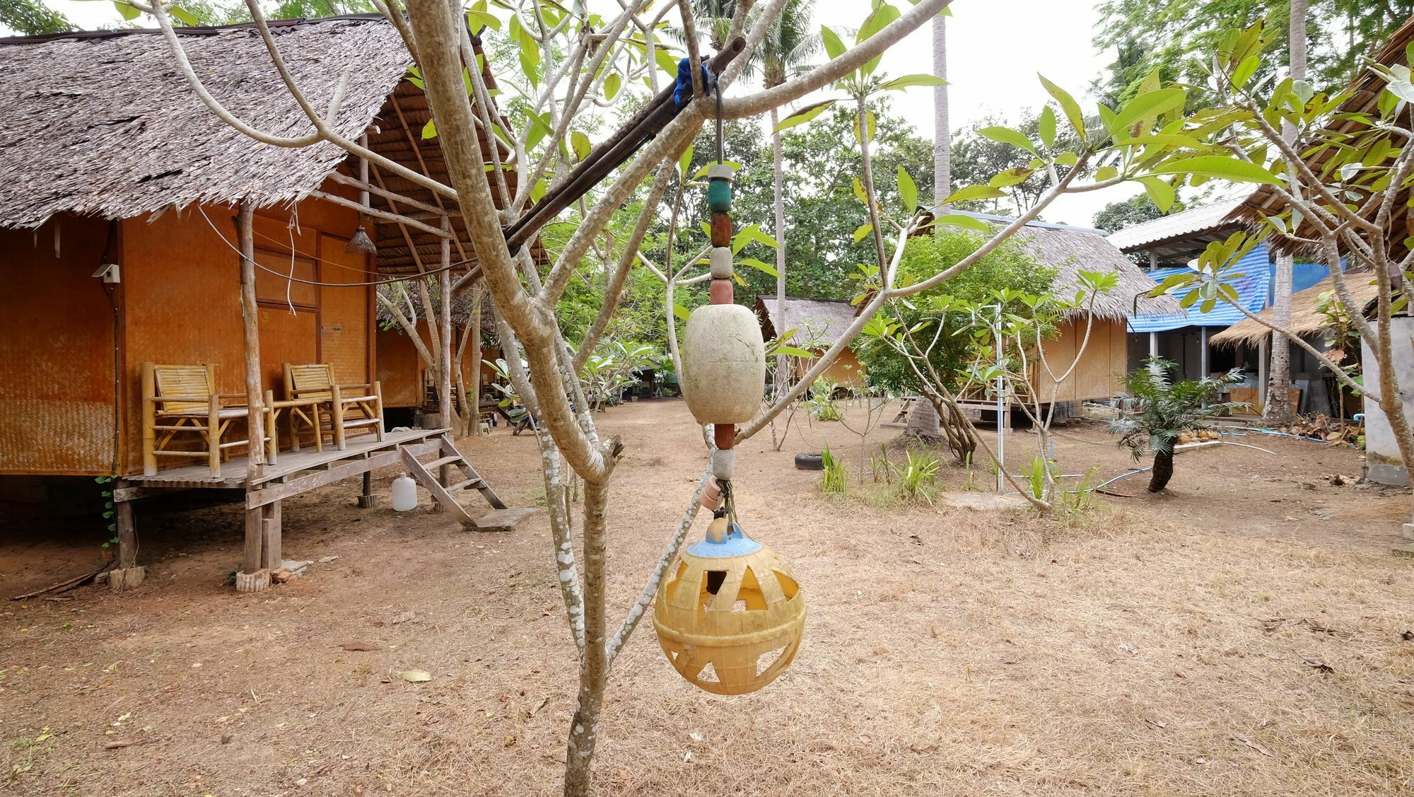 Ozone Beach Huts Koh Lanta Exterior photo