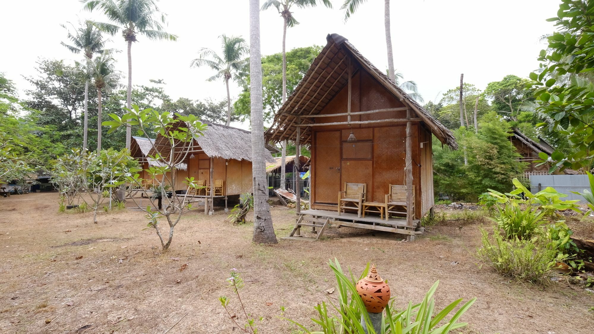 Ozone Beach Huts Koh Lanta Exterior photo